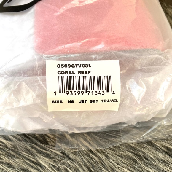 NWT authentic MK leather 3in1 crossbody & wristlet - Picture 6 of 10